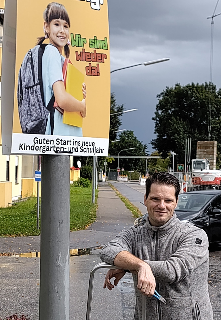 2025-09-15 Plakataktion vor der GS