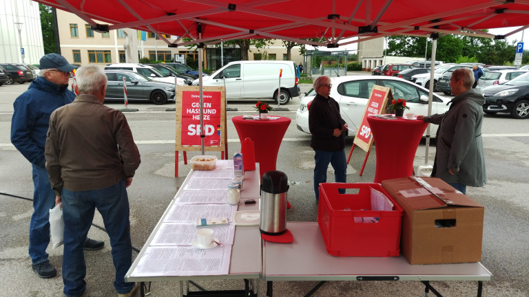 Café Rot am 17.05.2024 - von hinten