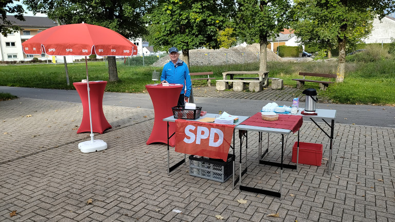 Café Rot On Tour am Wingenplatz 2026-A