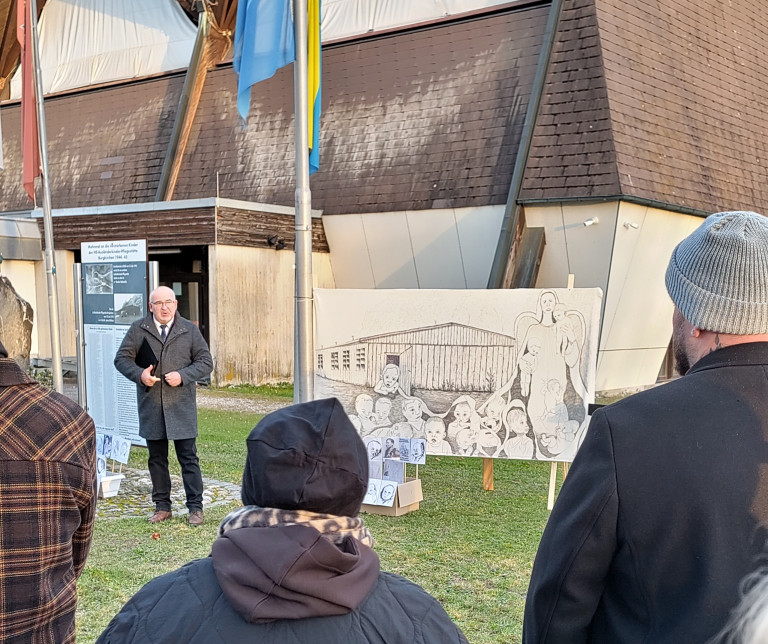 2025-11-15 Kindergrab Keltenhalle